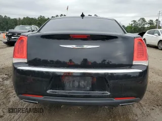 2016 Chrysler 300 Anniversary Edition z VIN 2C3CCAAG1GH343738, wystawiony jako Copart lot #55675155 z przebiegiem 120 382 mil mil oraz Szkody całkowita. Historia ofert i sprzedaży dostępna na DreamBid. Obrazek 6.