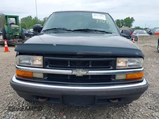 2002 Chevrolet Blazer LS с VIN 1GNDT13W2W2222929, выставлен на аукционе IAAI как лот 42577071 с пробегом 142 310 миль миль и . История ставок и продаж доступна на DreamBid. Изображение 6.