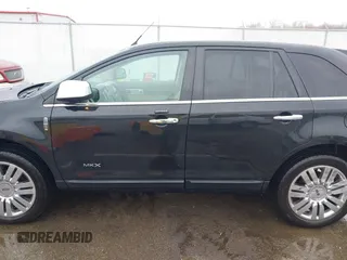 2010 Lincoln MKX with VIN 2LMDJ6JC3ABJ21373, listed as a IAAI auction lot 41843187 with 153,958 mi miles. Bid and sale history available at carsss.com. Image 15.