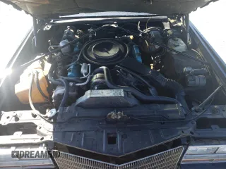 1981 Cadillac Eldorado z VIN 1G6AL5799BE635997, wystawiony jako Copart lot #45287175 z przebiegiem 46 416 mil mil oraz Czysty tytuł • Clean title. Historia ofert i sprzedaży dostępna na DreamBid. Obrazek 11.