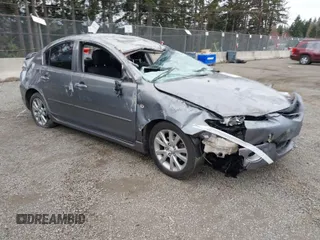 2006 Mazda Mazda3 i with VIN JM1BK12F661448398, listed as a IAAI auction lot 41824772 with 231,117 mi miles. Bid and sale history available at carsss.com. Image 1.