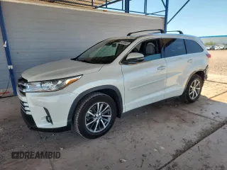 2018 Toyota Highlander SE z VIN 5TDJZRFH2JS550407, wystawiony jako Copart lot #61050545 z przebiegiem 71 711 mil mil oraz Szkoda całkowita • Salvage title. Historia ofert i sprzedaży dostępna na DreamBid. Obrazek 1.