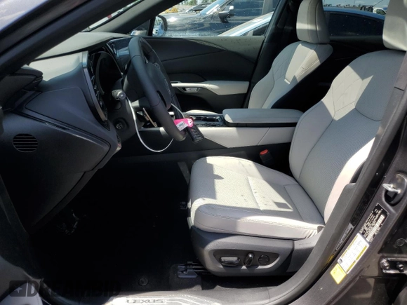 2025 Lexus RX 350 z VIN 2T2BAMCA2SC093075, wystawiony jako Copart lot #61910605 z przebiegiem 3 703 mil mil oraz Szkoda całkowita • Salvage title. Historia ofert i sprzedaży dostępna na DreamBid. Obrazek 7.