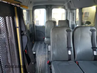 2015 Ford Transit XL z VIN 1FBZX2CM1FKB19531, wystawiony jako Copart lot #88655585 z przebiegiem 196 811 mil mil oraz Czysty tytuł • Clean title. Historia ofert i sprzedaży dostępna na DreamBid. Obrazek 10.