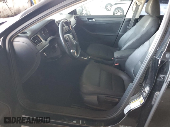 2012 Volkswagen Jetta SE z VIN 3VWDP7AJ7CM419717, wystawiony jako Copart lot #64624805 z przebiegiem 151 271 mil mil oraz Czysty tytuł • Clean title. Historia ofert i sprzedaży dostępna na DreamBid. Obrazek 7.