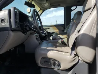 2002 Chevrolet Tahoe Z71 with VIN 1GNEK13T72R237845, listed as a Copart auction lot 47199575 with 187,318 mi miles and Salvage Title. Bid and sale history available at carsss.com. Image 7.