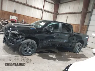 2025 Ram 1500 Big Horn z VIN 1C6RRFFG0SN572588, wystawiony jako IAAI lot #41629079 z przebiegiem 6 675 mil mil oraz . Historia ofert i sprzedaży dostępna na DreamBid. Obrazek 14.