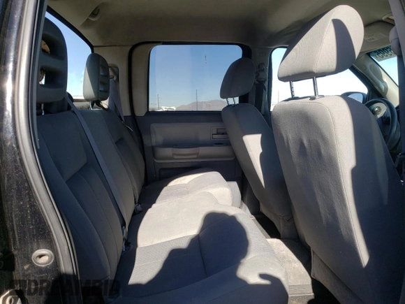 2006 Dodge Dakota SLT with VIN 1D7HW48K76S632981, listed as a Copart auction lot 43036995 with 211,057 mi miles and Clean Title. Bid and sale history available at carsss.com. Image 10.