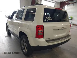 2014 Jeep Patriot High Altitude z VIN 1C4NJPFA3ED624662, wystawiony jako IAAI lot #42253988 z przebiegiem 121 182 mil mil oraz . Historia ofert i sprzedaży dostępna na DreamBid. Obrazek 3.