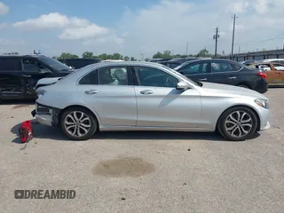 2017 Mercedes-Benz C 300 z VIN 55SWF4JB6HU231626, wystawiony jako IAAI lot #42065902 z przebiegiem 74 607 mil mil oraz . Historia ofert i sprzedaży dostępna na DreamBid. Obrazek 14.