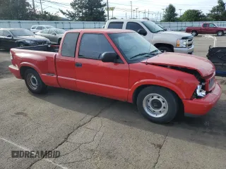 2000 GMC Sonoma SLS with VIN 1GTCS19W1Y8114591, listed as a Copart auction lot 70182694 with 182,093 mi miles and Salvage Title. Bid and sale history available at carsss.com. Image 4.