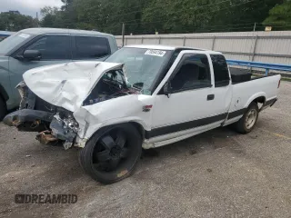 1999 GMC Sonoma SLS with VIN 1GTCS19X3X8530486, listed as a Copart auction lot 70594194 with 0 mi miles and Salvage Title. Bid and sale history available at carsss.com. Image 1.