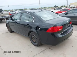 2009 Kia Optima LX z VIN KNAGE228995293683, wystawiony jako IAAI lot #42456494 z przebiegiem 154 815 mil mil oraz . Historia ofert i sprzedaży dostępna na DreamBid. Obrazek 3.