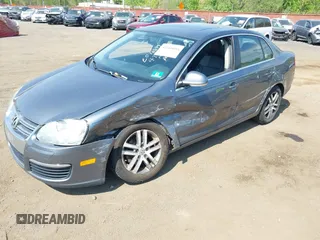 2010 Volkswagen Jetta SE with VIN 3VWRZ7AJXAM007966, listed as a IAAI auction lot 42168604 with 199,632 mi miles and . Bid and sale history available at DreamBid. Image 6.