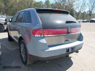 2008 Lincoln MKX with VIN 2LMDU68CX8BJ04772, listed as a IAAI auction lot 41917348 with 178,290 mi miles. Bid and sale history available at carsss.com. Image 3.