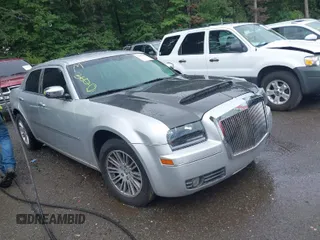 2010 Chrysler 300 Touring with VIN 2C3CA5CV1AH276218, listed as a IAAI auction lot 39882402 with 129,092 mi miles. Bid and sale history available at carsss.com. Image 1.