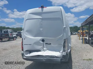 2021 Mercedes-Benz Sprinter Cargo with VIN W1Y4ECHY0MT073349, listed as a IAAI auction lot 39699453 with 136,101 mi miles and . Bid and sale history available at carsss.com. Image 17.
