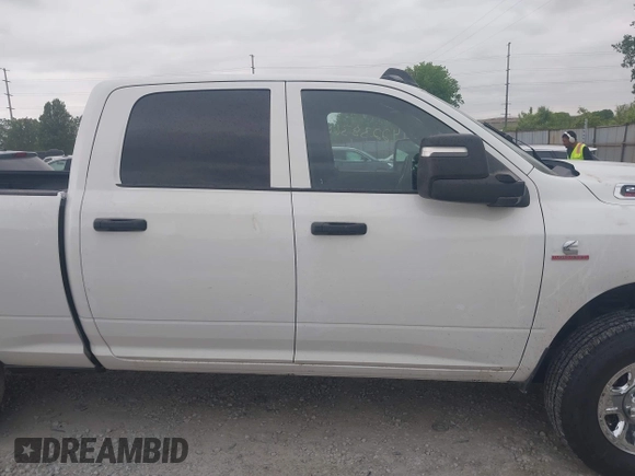 2024 Ram 2500 Tradesman with VIN 3C6UR5CL7RG309801, listed as a IAAI auction lot 42238360 with 60,410 mi miles and . Bid and sale history available at DreamBid. Image 14.