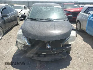 2011 Nissan Versa S z VIN 3N1BC1CP5BL376510, wystawiony jako Copart lot #54111255 z przebiegiem 189 500 mil mil oraz Szkoda całkowita • Salvage title. Historia ofert i sprzedaży dostępna na DreamBid. Obrazek 5.