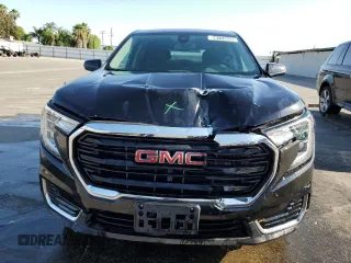 2024 GMC Terrain SLE z VIN 3GKALMEGXRL315692, wystawiony jako Copart lot #60173555 z przebiegiem 20 270 mil mil oraz Czysty tytuł • Clean title. Historia ofert i sprzedaży dostępna na DreamBid. Obrazek 5.