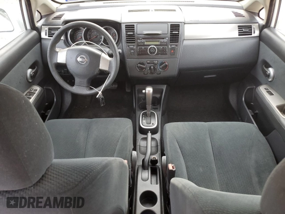 2011 Nissan Versa S с VIN 3N1BC1CP8BL477377, выставлен на аукционе Copart как лот 55097775 с пробегом 120 225 миль миль и Списание • Salvage title. История ставок и продаж доступна на DreamBid. Изображение 8.