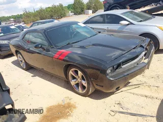 2014 Dodge Challenger R/T z VIN 2C3CDYBT0EH154108, wystawiony jako IAAI lot #42225032 z przebiegiem 84 023 mil mil oraz . Historia ofert i sprzedaży dostępna na DreamBid. Obrazek 1.