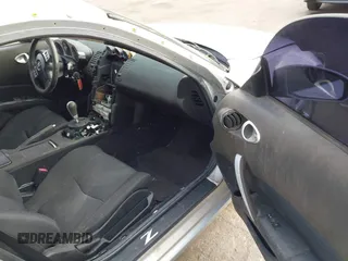 2008 Nissan 350Z Enthusiast z VIN JN1BZ34D68M706328, wystawiony jako IAAI lot #41567634 z przebiegiem 128 222 mil mil oraz . Historia ofert i sprzedaży dostępna na DreamBid. Obrazek 5.
