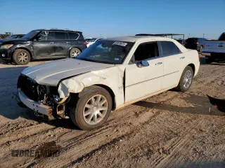 2007 Chrysler 300 C z VIN 2C3KA63H27H861541, wystawiony jako Copart lot #57078675 z przebiegiem 146 908 mil mil oraz Szkoda całkowita • Salvage title. Historia ofert i sprzedaży dostępna na DreamBid. Obrazek 1.