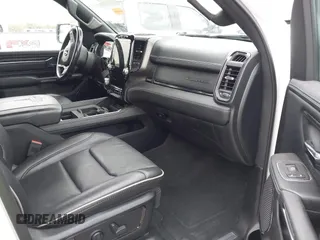 2022 Ram 1500 Limited z VIN 1C6SRFHT6NN446901, wystawiony jako IAAI lot #42042634 z przebiegiem 46 809 mil mil oraz . Historia ofert i sprzedaży dostępna na DreamBid. Obrazek 5.
