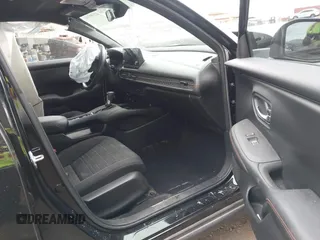 2024 Honda HR-V Sport z VIN 3CZRZ1H55RM707358, wystawiony jako IAAI lot #42190730 z przebiegiem 39 368 mil mil oraz . Historia ofert i sprzedaży dostępna na DreamBid. Obrazek 5.