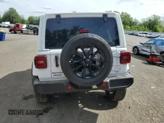 2025 Jeep Wrangler Sahara with VIN 1C4RJXP60SW585413, listed as a Copart auction lot 61955615 with 1,435 mi miles and Clean title. Bid and sale history available at DreamBid. Image 6.