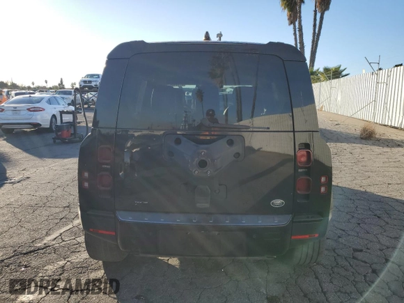2020 Land Rover Defender HSE z VIN SALE9EEU0L2013353, wystawiony jako Copart lot #87964645 z przebiegiem 44 788 mil mil oraz Szkoda całkowita • Salvage title. Historia ofert i sprzedaży dostępna na DreamBid. Obrazek 6.
