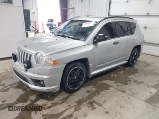 2008 Jeep Compass Sport with VIN 1J8FF47W88D651805, listed as a IAAI auction lot 40960467 with 205,414 mi miles and . Bid and sale history available at carsss.com. Image 2.