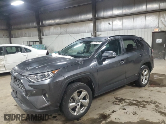 2021 Toyota RAV4 Hybrid LE with VIN 4T3B6RFV8MU009416, listed as a Copart auction lot 45218725 with 132,840 mi miles and Salvage Title. Bid and sale history available at carsss.com. Image 1.