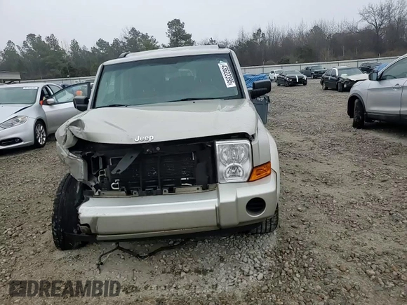 2008 Jeep Commander Sport with VIN 1J8HH48K98C153360, listed as a Copart auction lot 43622395 with 208,773 mi miles and Salvage title. Bid and sale history available at DreamBid. Image 12.
