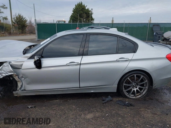 2013 BMW 3 Series 335i xDrive with VIN WBA3B9G52DNR90099, listed as a IAAI auction lot 41195265 with 116,320 mi miles and . Bid and sale history available at DreamBid. Image 14.
