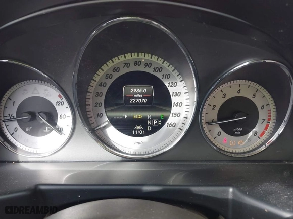2013 Mercedes-Benz GLK-Class GLK 350 with VIN WDCGG8JB4DF978779, listed as a IAAI auction lot 41797866 with 227,070 mi miles. Bid and sale history available at carsss.com. Image 7.