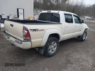 2014 Toyota Tacoma with VIN 3TMLU4EN5EM157590, listed as a IAAI auction lot 41687141 with 111,836 mi miles. Bid and sale history available at carsss.com. Image 4.