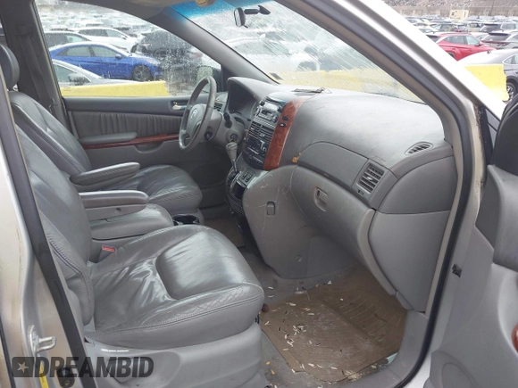 2004 Toyota Sienna XLE with VIN 5TDZA22C24S160407, listed as a IAAI auction lot 42199207 with 217,252 mi miles and . Bid and sale history available at DreamBid. Image 5.