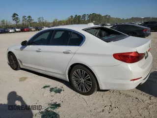2018 BMW 5 Series 530i z VIN WBAJA5C51JG898880, wystawiony jako Copart lot #49928005 z przebiegiem 117 581 mil mil oraz Czysty tytuł • Clean title. Historia ofert i sprzedaży dostępna na DreamBid. Obrazek 2.