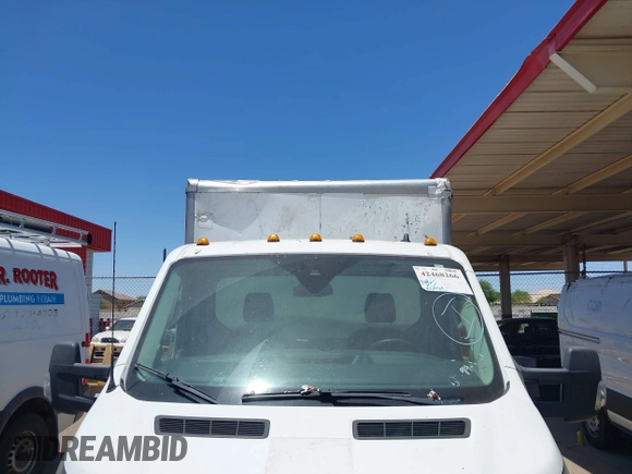 2020 Ford Transit z VIN 1FDBW5Z8XLKA32374, wystawiony jako IAAI lot #42468266 z przebiegiem 80 934 mil mil oraz . Historia ofert i sprzedaży dostępna na DreamBid. Obrazek 6.