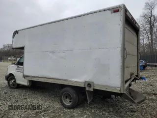 2005 Chevrolet Express Commercial C7L DRW with VIN 1GBJG31U251204341, listed as a Copart auction lot 48927935 with 220,497 mi miles and Salvage Title. Bid and sale history available at carsss.com. Image 2.