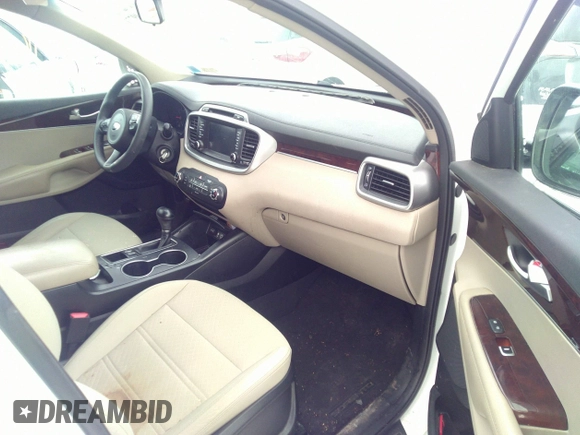 2018 Kia Sorento LX with VIN 5XYPGDA34JG404831, listed as a IAAI auction lot 41649771 with 81,819 mi miles. Bid and sale history available at carsss.com. Image 5.