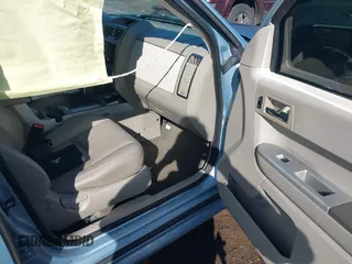 2008 Mercury Mariner with VIN 4M2CU29H48KJ31996, listed as a IAAI auction lot 41643311 with 151,195 mi miles. Bid and sale history available at carsss.com. Image 5.