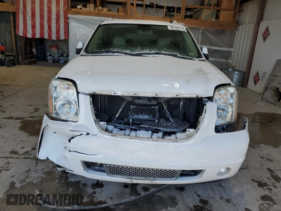 2014 GMC Yukon XL Denali with VIN 1GKS2MEF0ER158546, listed as a Copart auction lot 45124115 with 249,143 mi miles and Salvage Title. Bid and sale history available at carsss.com. Image 5.