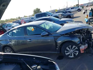 2019 Nissan Altima 2.5 S with VIN 1N4BL4BW4KN327179, listed as a IAAI auction lot 40704684 with 78,009 mi miles. Bid and sale history available at carsss.com. Image 13.