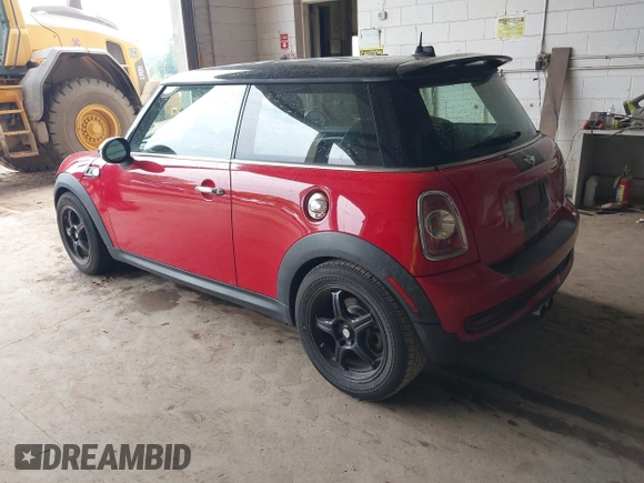 2011 MINI Hardtop S с VIN WMWSV3C53BTY21966, выставлен на аукционе IAAI как лот 42488361 с пробегом 114 029 миль миль и . История ставок и продаж доступна на DreamBid. Изображение 3.