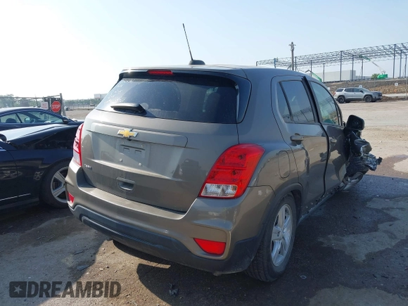 2020 Chevrolet Trax LS z VIN KL7CJKSB4LB334834, wystawiony jako IAAI lot #42332641 z przebiegiem 57 195 mil mil oraz . Historia ofert i sprzedaży dostępna na DreamBid. Obrazek 4.