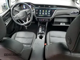 2023 Chevrolet Bolt EV 2LT z VIN 1G1FX6S09P4169595, wystawiony jako Copart lot #57400355 z przebiegiem 8545 mil mil oraz Szkody całkowita. Historia ofert i sprzedaży dostępna na DreamBid. Obrazek 8.