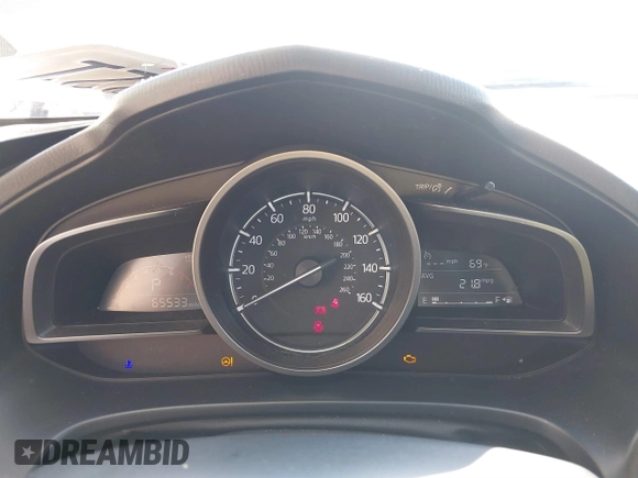 2018 Mazda 3 Touring z VIN 3MZBN1L38JM243749, wystawiony jako IAAI lot #41771812 z przebiegiem 65 533 mil mil oraz . Historia ofert i sprzedaży dostępna na DreamBid. Obrazek 7.